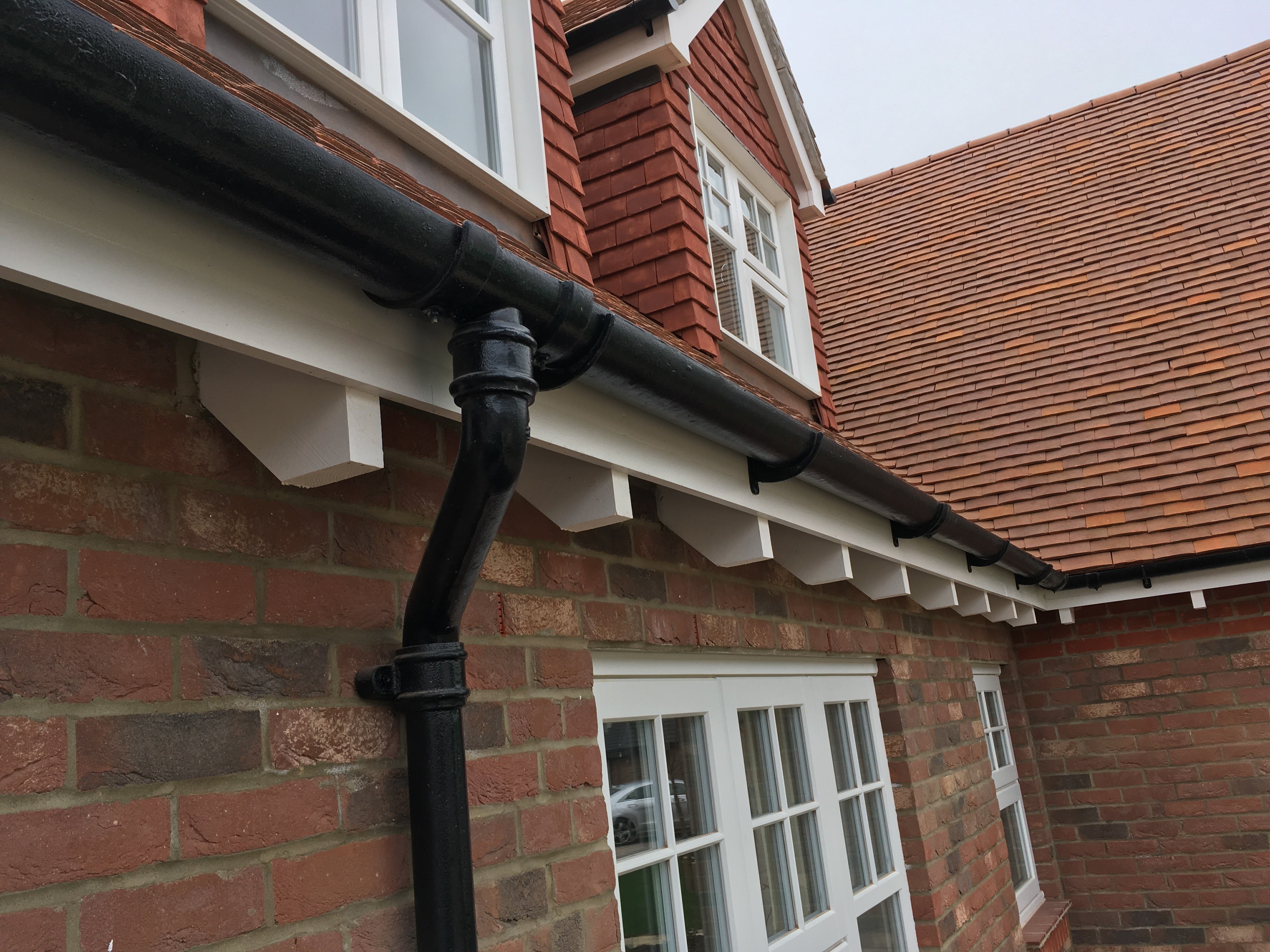Britannia 4" Cast Iron Half Round Guttering
