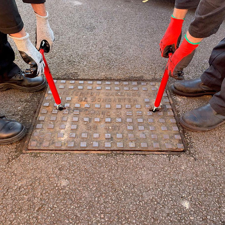 Mustang Tools Mini Lift Manhole Cover Lifter