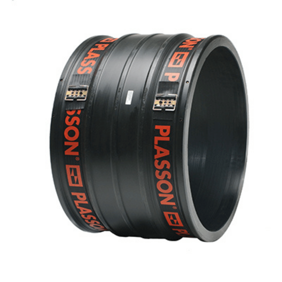 Black pipe coupler with 'Plasson' branding on a white background
