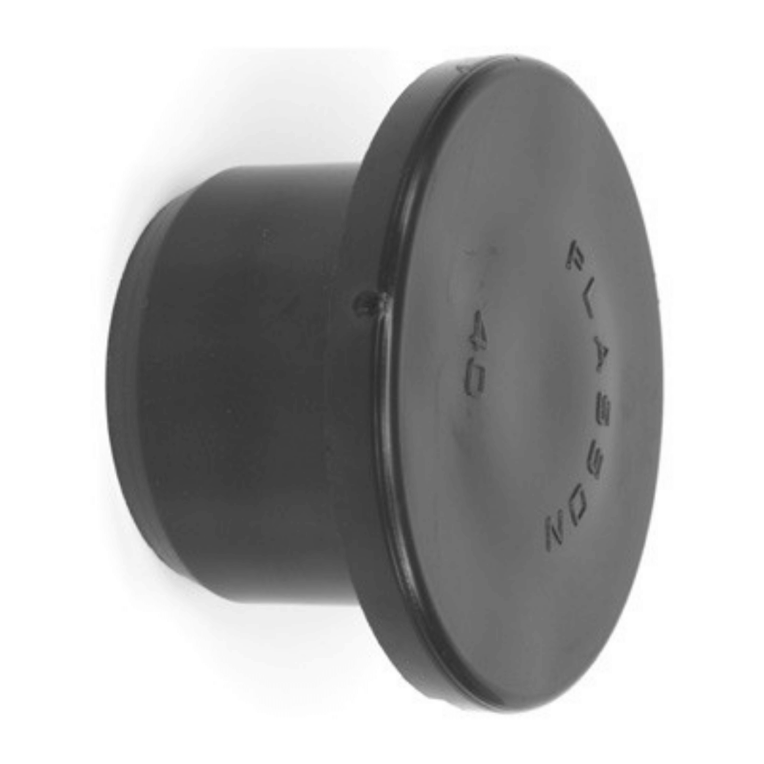 Black plastic cap with Plasson branding on a white background