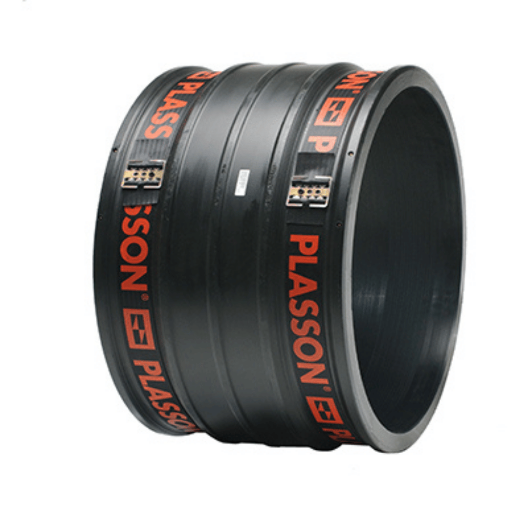 Black pipe coupler with 'Plasson' branding on a white background